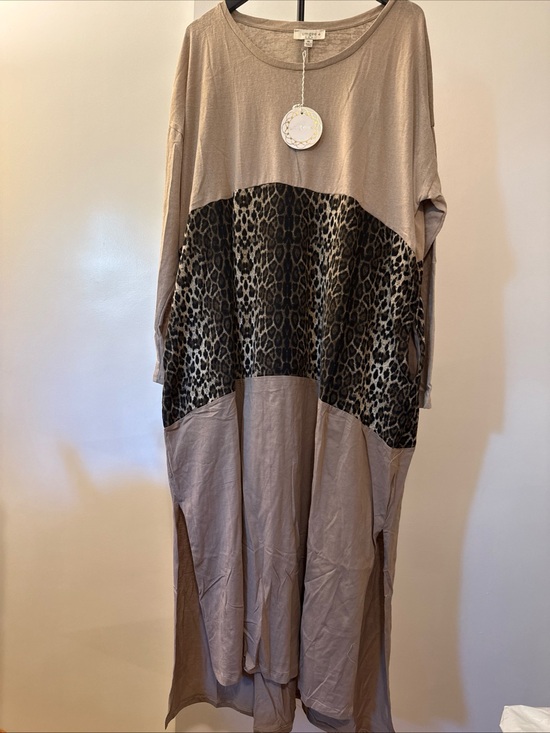 Umgee Dresses & Skirts - Plus Size Umgee USA Women's Size 1X Animal Print Long Sleeve Dress with Pockets